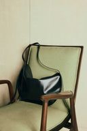 حقيبة كروس بيضاوية