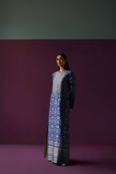 فستان ماكسي من الحرير المطرز