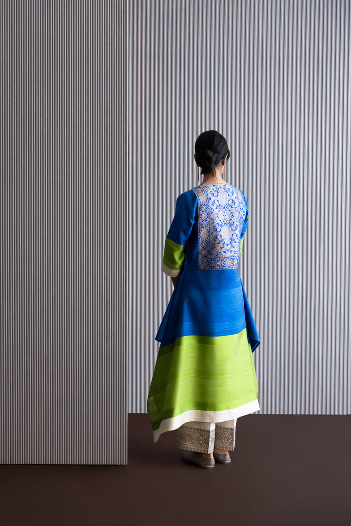 Handwoven Silk Kurta Set With Brocade Detail